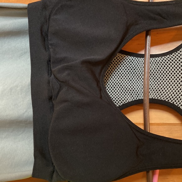 Zenana Outfitter Built In Bra Tank Top - Picture 10 of 10